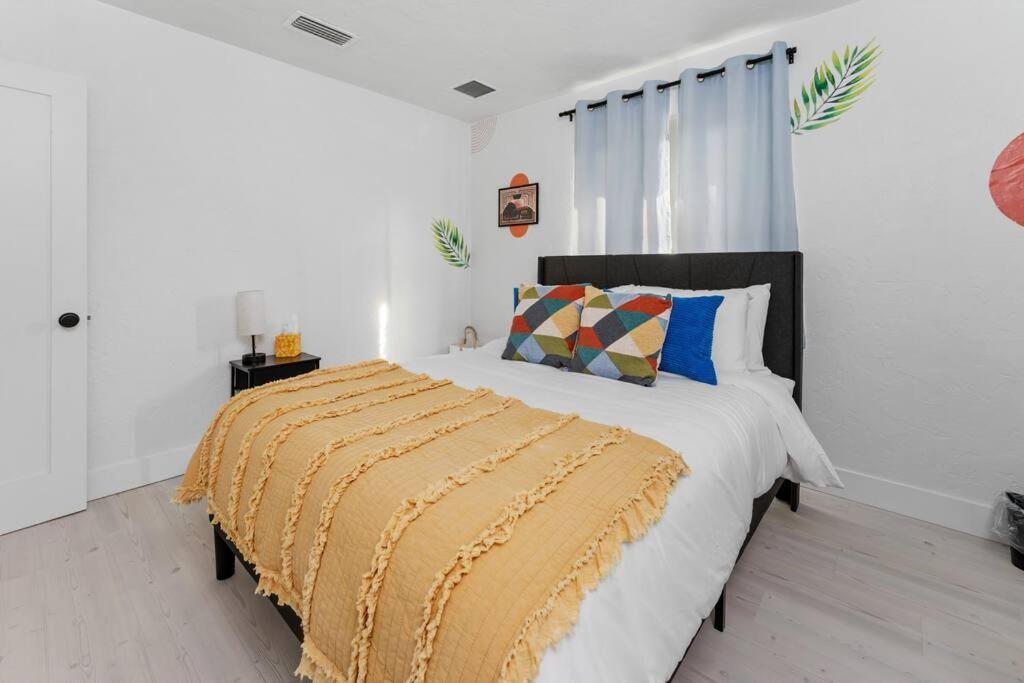 Smart Bungalow: 10-min To Uf, Location Holiday home