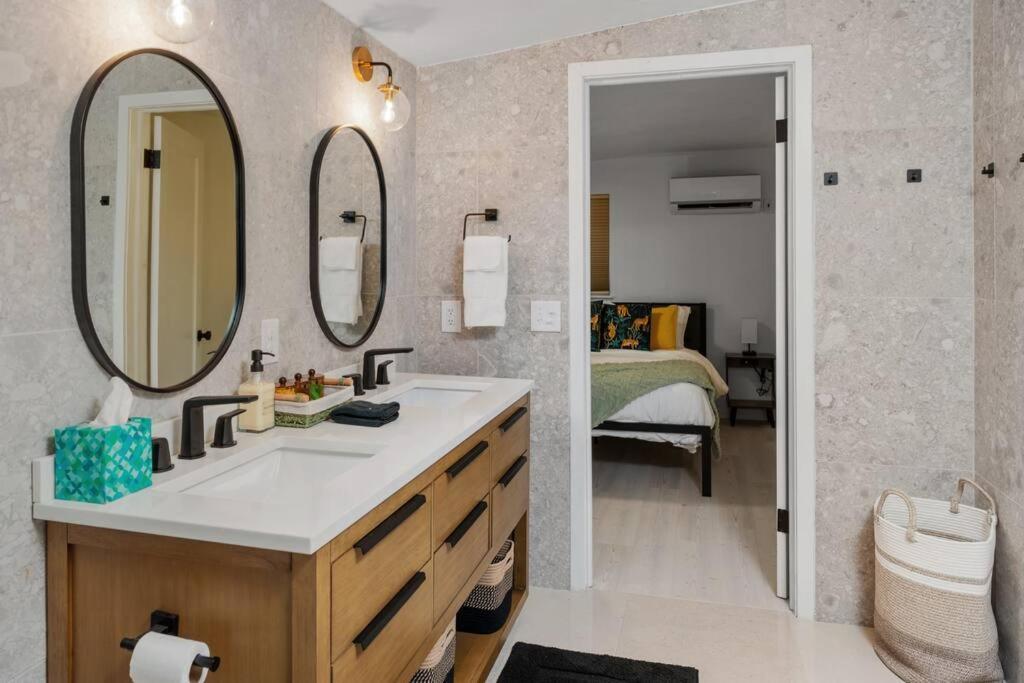 Holiday home Smart Bungalow: 10-min To Uf, Location *